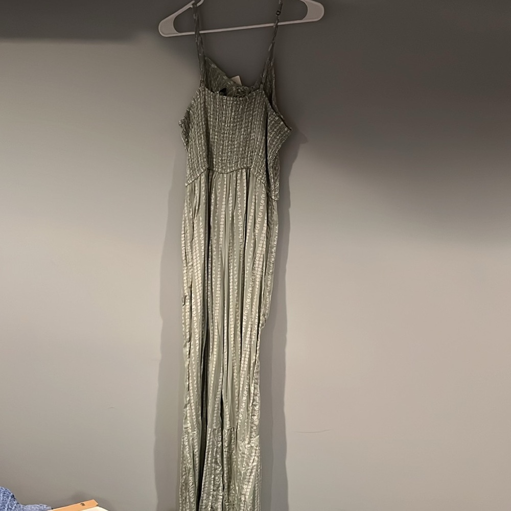 Green jumpsuit - Picture 4 of 4